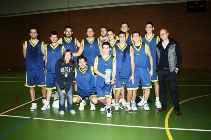 El equipo de Cabeza del Buey, ganador del toreo de baloncesto