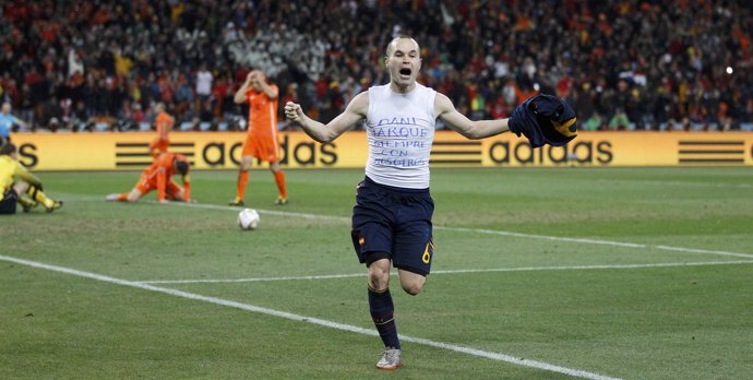 Iniesta celebra el gol en la final del Mundial