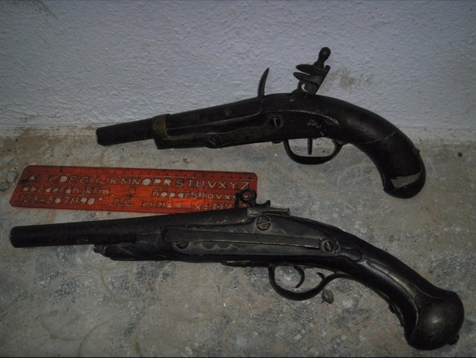 Armas de avancarga antiguas intervenidas en Jaén