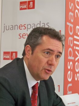 Juan Espadas, candidato del PSOE a la Alcaldía de Sevilla en 2011