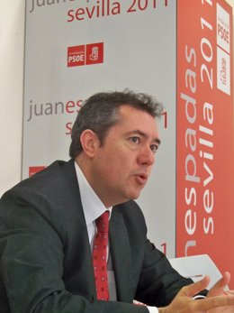 Juan Espadas, candidato del PSOE a la Alcaldía de Sevilla en 2011