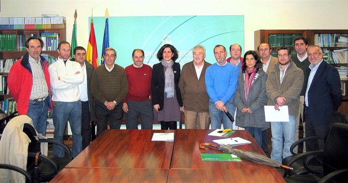 Entrega de las resoluciones de ayuda a las Agrupaciones de Defensa Sanitaria Gan