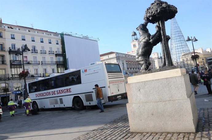 La Unidad Móvil de donación de sangre de Puerta de Sol