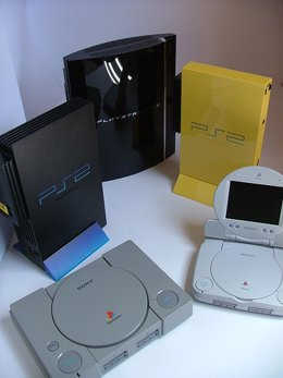 varios modelos de Playstation por Mngilen CC