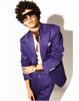 Modelo Tom Ford para su colección de primavera-verano 2011 