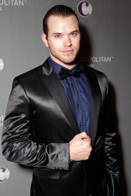 Posado del actor Kellan Lutz 