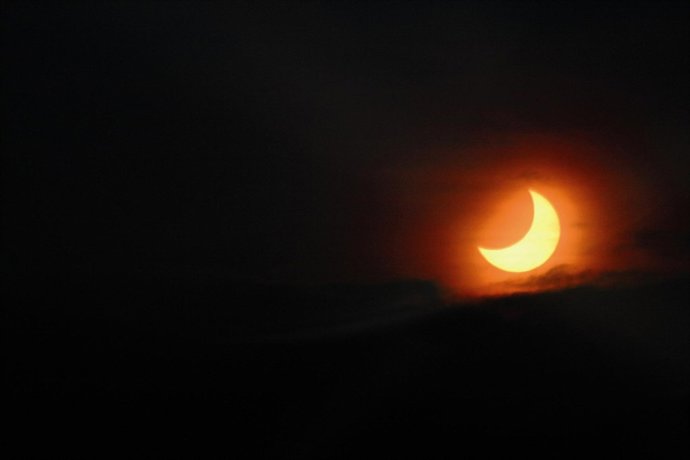 IMATGES DE L'eclipsi DE SOL D'avui DIA 4 DES DEL PARC ASTRONÒMIC MONTSEC