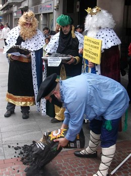 Fotos Personajes Navideños Contra Los Recortes Sociales.