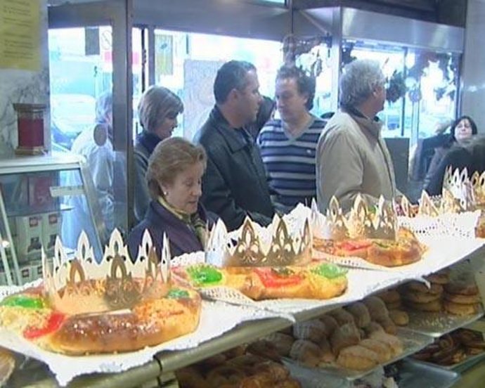 Colas para comprar roscón de Reyes en Valencia