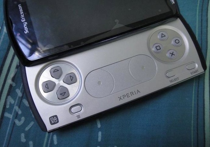 playstation phone con pegatina xperia