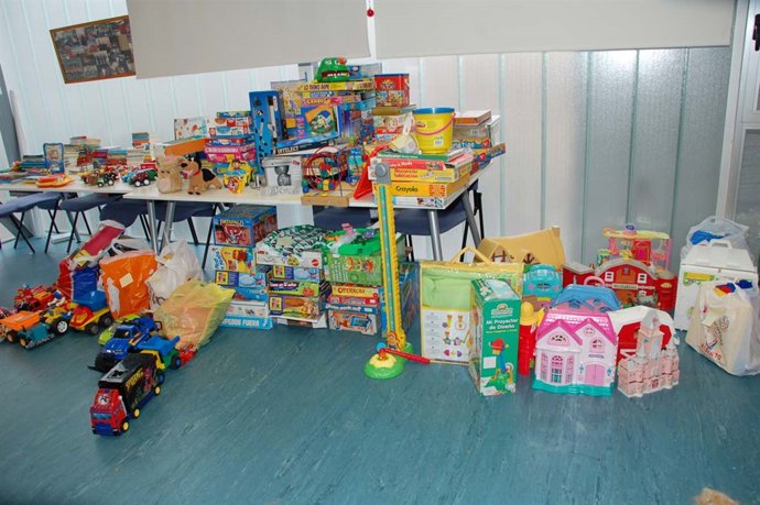 Colmenar Viejo: Protección Civil De La Localidad Comienza A Repartir Los 4.000 J