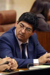 Valderas ve la reunión entre Gobierno, Junta y PSOE como "una charla entre amigos preocupados por el futuro del partido"