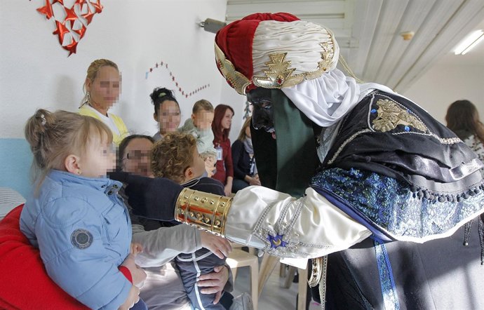 Visita los Reyes a los hijos de reclusas de Picassent