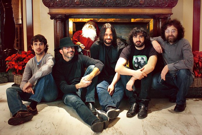 Nota De Prensa (Con Foto): Los Escarabajos Comienzan El A?O 2011 Con Un Conciert