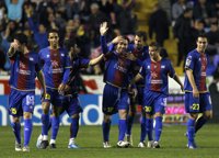 El Real Madrid pierde (2-0) ante el Levante pero pasa a cuartos de final