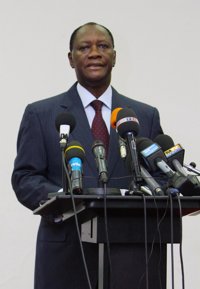 Ouattara ofrece a Gbagbo una amnistía si abandona el poder "rápidamente"