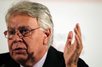 Felipe González cree "una decisión políticamente irrelevante" que Álvarez-Cascos pueda crear un partido