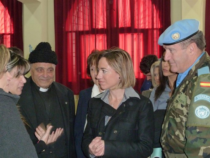 El general Asarta junto a la ministra Chacón en Marjayún (LÍbano)