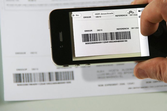 iPhone fotografiando un recibo