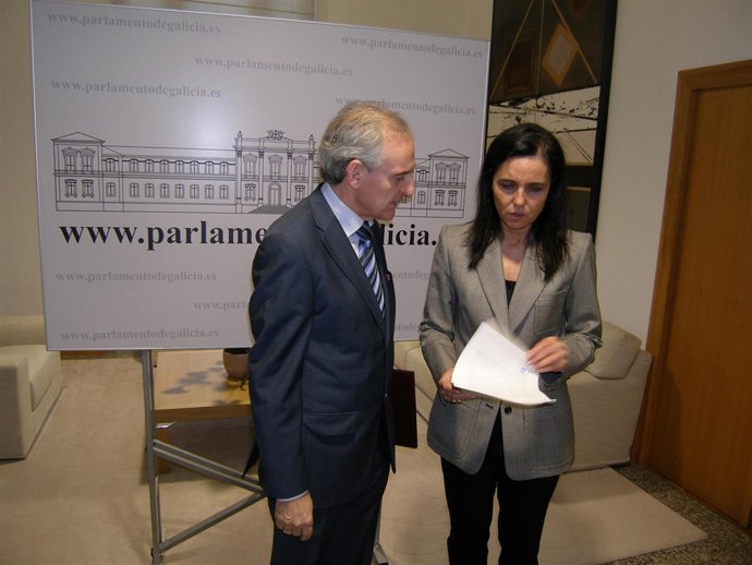 Entrega del Código ético de viajes. Pilar Rojo y Roberto Castro