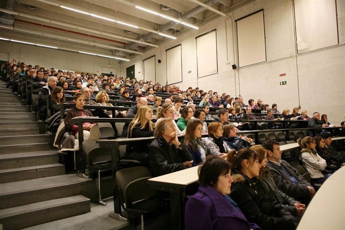 Asistentes a una Jornada de Puertas Abiertas el pasado marzo, en la Universidad 