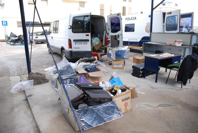 La Policía Detiene En Melilla A Dos Marroquíes Con Abundante Material Falsificad