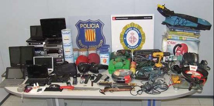 Objetos robados que se iban a revender en una tienda de Barcelona