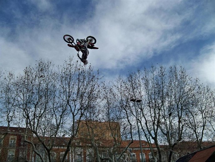 Voltereta en el aire ejecutada por Jorge Bravo