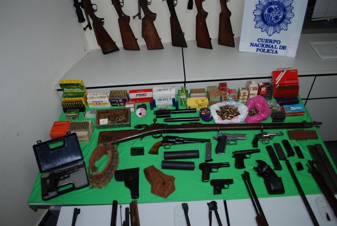 Material incautado por la Policía Nacional en el domicilio de José Miguel Suárez