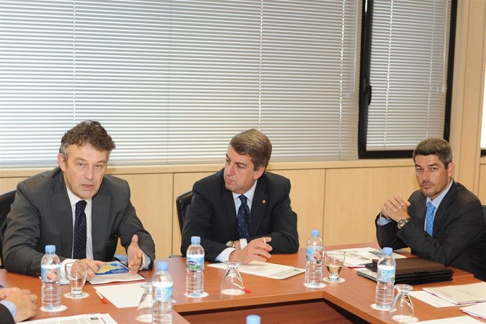 El vicepresidente de la Cámara (c)  presidió el encuentro entre empresarios de T