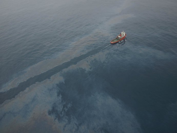 Vertido de Repsol en Tarragona