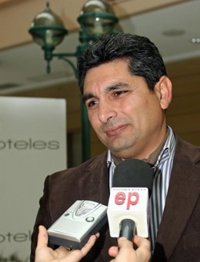 El padre de Mari Luz denunciará al edil que le criticó en Facebook y lamenta que el PSOE rechace reprobarle