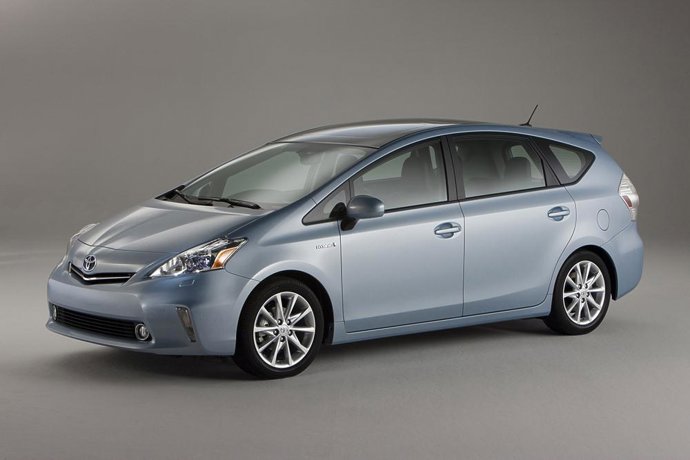 Toyota Prius v