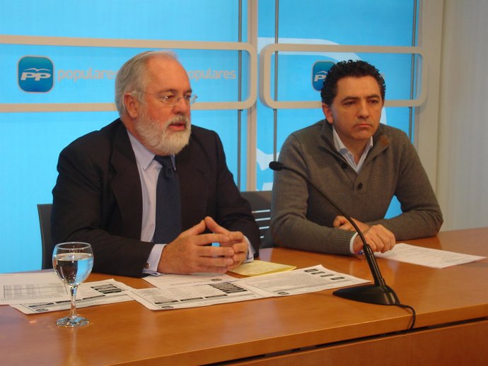 Arias Cañete y Carlos Cuevas