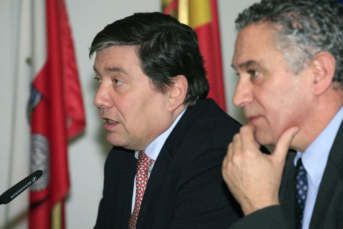 11:30Sala de Prensa del Gobierno de Cantabria El consejero de Sanidad, Luis Marí