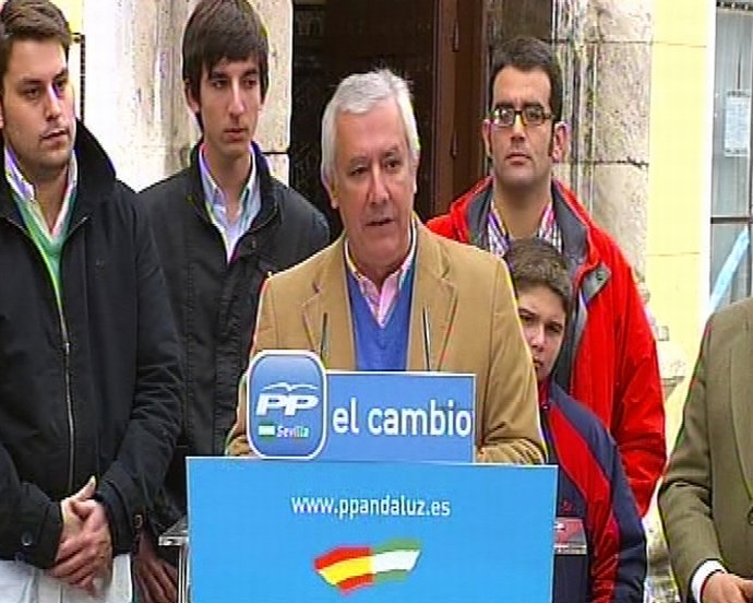 Arenas  "Zapatero no debe seguir engañando"