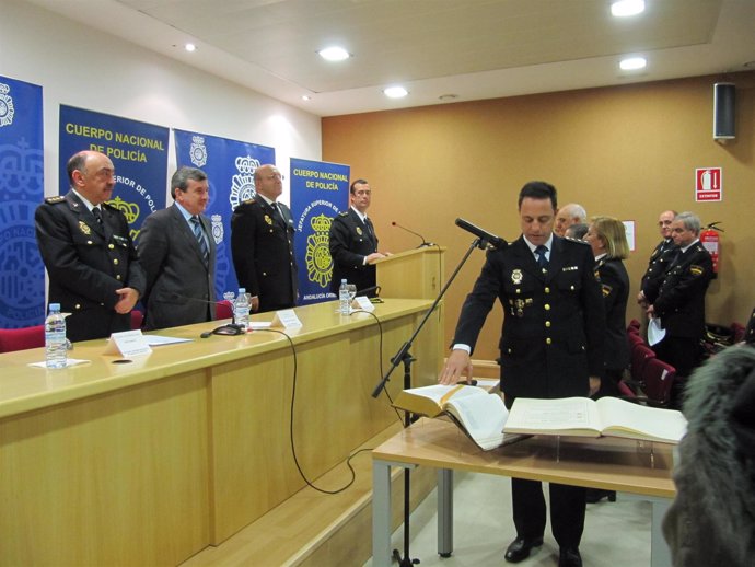 Imagen de la toma de posesión en Granada de nuevos comisarios de Policía