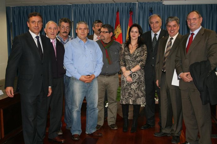 Los firmantes de los convenios