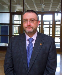 Luis María Gandía toma posesión como catedrático de Ingeniería Química de la UPN