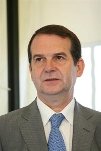 Caballero asegura que la ley antitabaco se cumple "a rajatabla" en el Ayuntamiento vigués