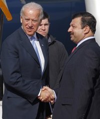 Biden quiere que el Gobierno redoble la lucha contra los milicianos