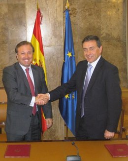 Firma del acuerdo entre el MARM y Turespaña
