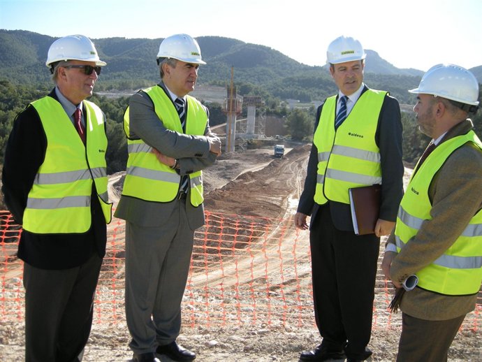 El delegado del Gobierno, Rafael González Tovar y el Jefe de la Demarcación de C