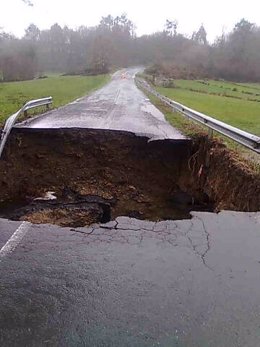 Carretera hundida en la provincia de Pontevedra