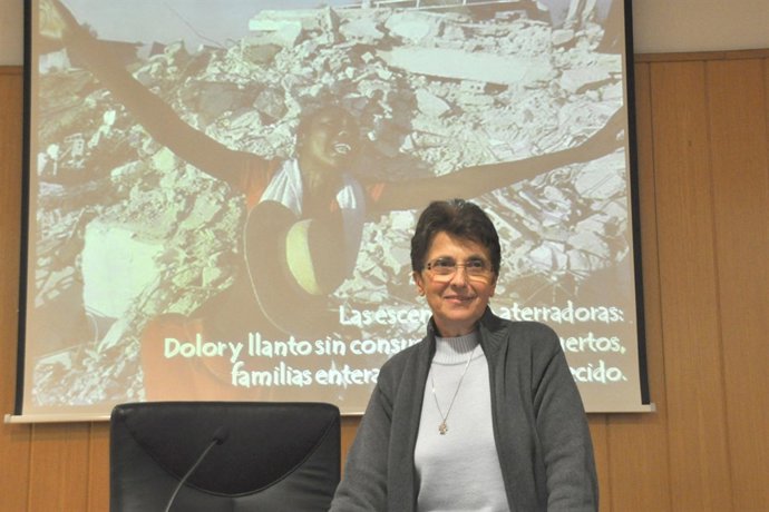 Religiosa que trabaja en Haití