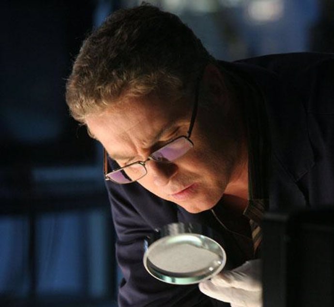 William Petersen da vida a Gill Grissom en CSI Las Vegas