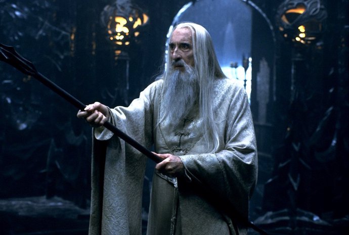 Christopher Lee es Saruman en El Señor de los Anillos