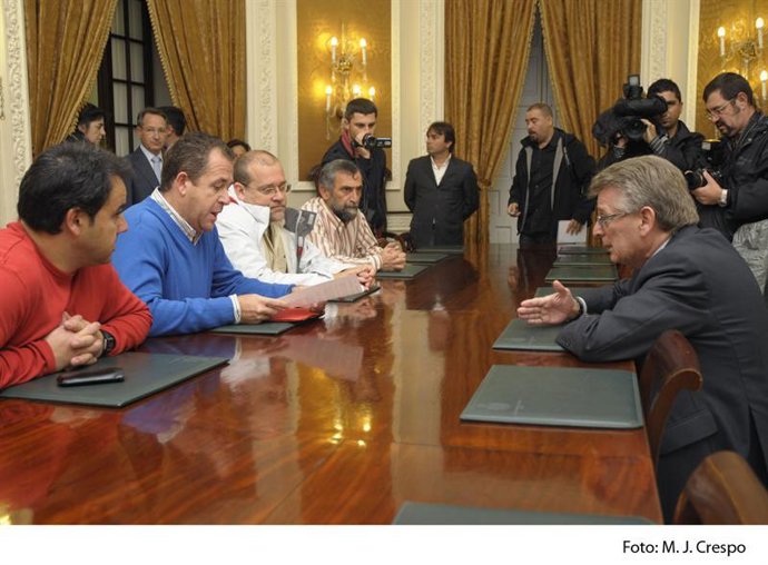 Imagen del secretario provincial del PSOE de Cádiz y presidente de la Diputación