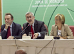 Imagen de la rueda de prensa de la Junta de Andalucía para anunciar el acuerdo c