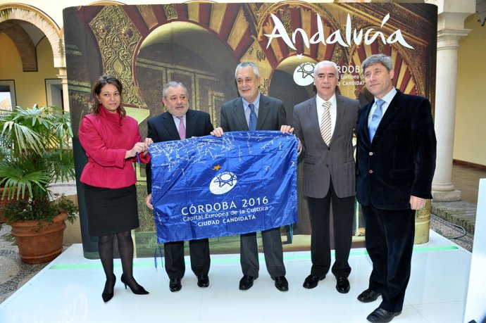 NOTA DE PRENSA Y FOTOGRAFÍA. LA CANDIDATURA DE CÓRDOBA A LA CAPITALIDAD CULTURAL